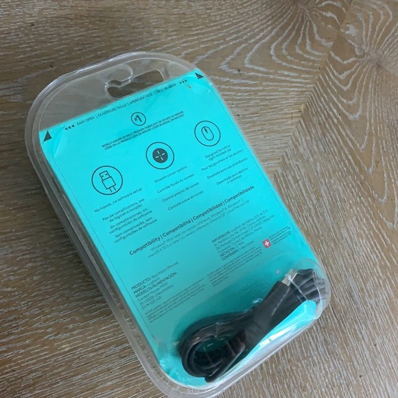 LOGITECH M100 Full-Size Corded Electronic Computer Mouse - Picture 4 of 10